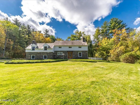 1189 Mohawk Road, Niskayuna, NY 12309