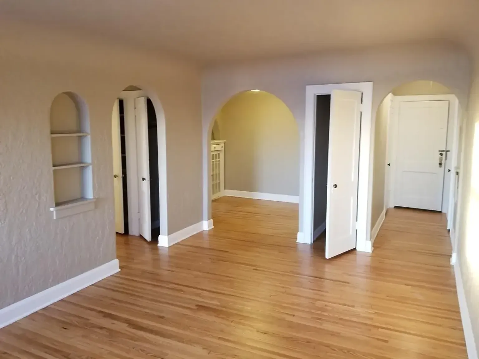 Historic Greystone Apartments — Photo 2