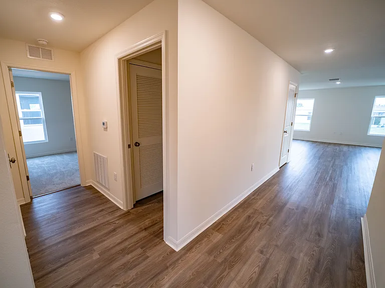 1860 Grand Rdg — Photo 12