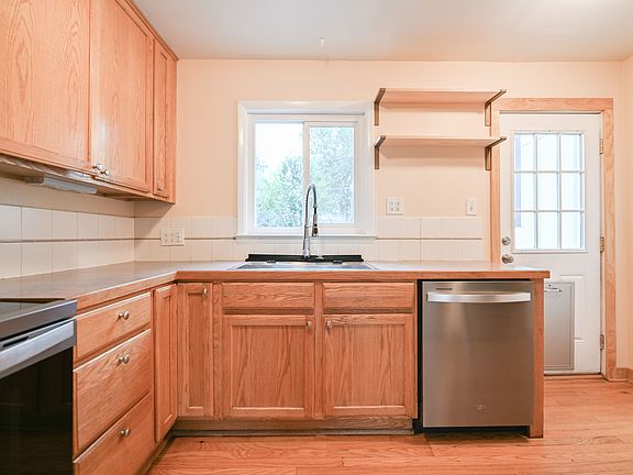 4th image of 340 28th St