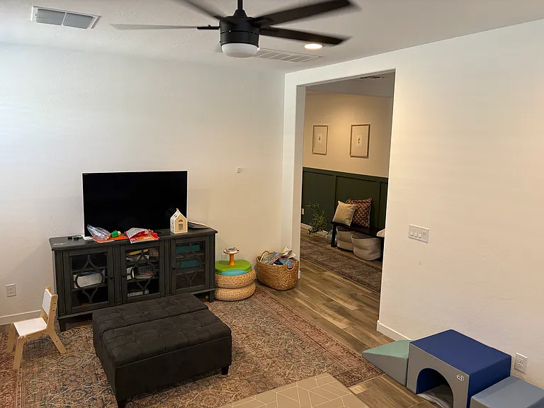 1456 W J Waltz Way — Photo 3