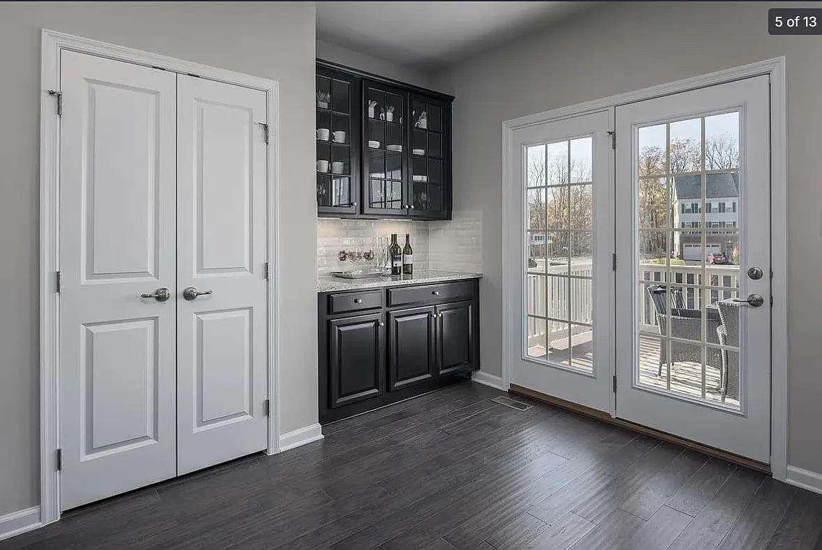 3 bed, 2350 sqft, $2,450 — Photo 4