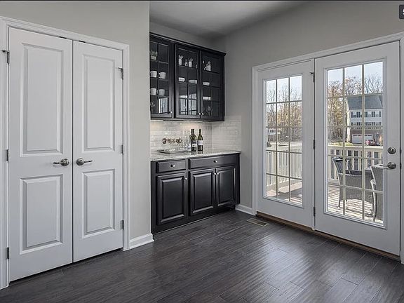 4th image of 707 Channing Park Cir