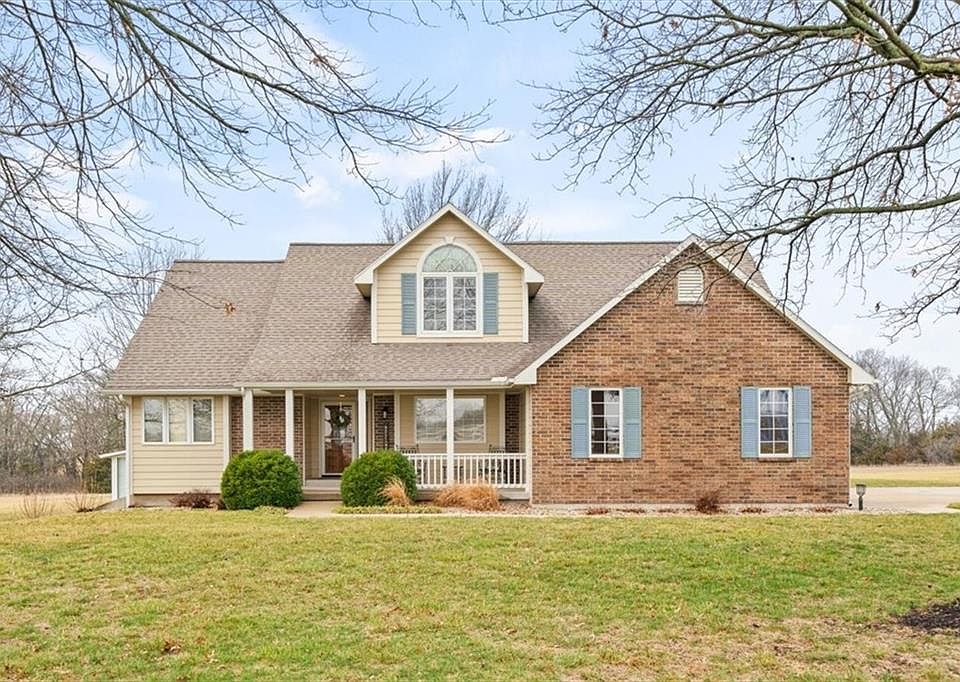 1st image of 441 E 1700th Rd