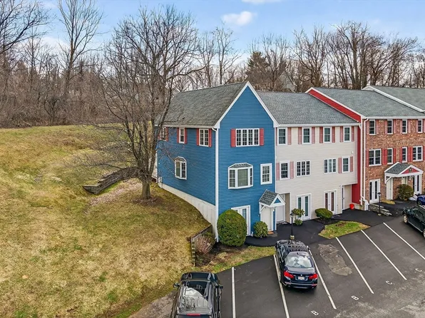 61 E Fox Mdw #A, Leominster, MA 01453