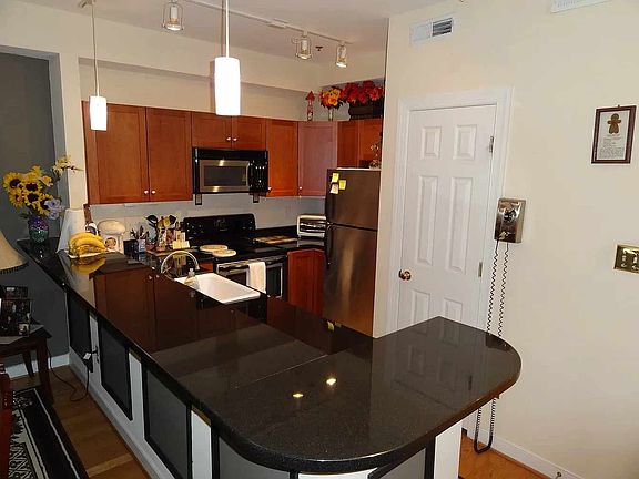 4th image of 215 N 19th St APT 11