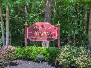 33 Edgefield Dr, Morris Plains, NJ 07950