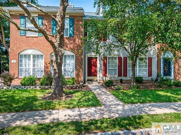 35 Hudson Ct, Franklin Park, NJ 08823