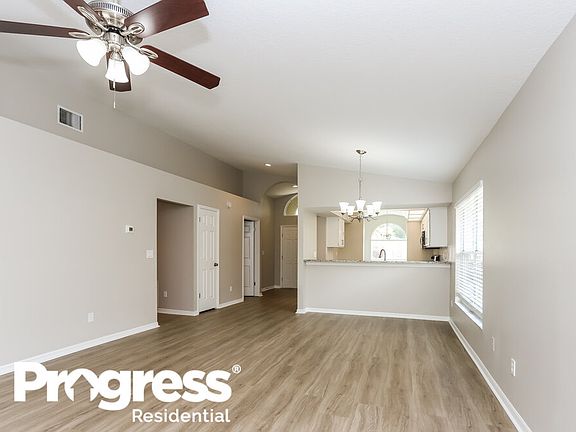 3rd image of 2013 Thornbush Pl