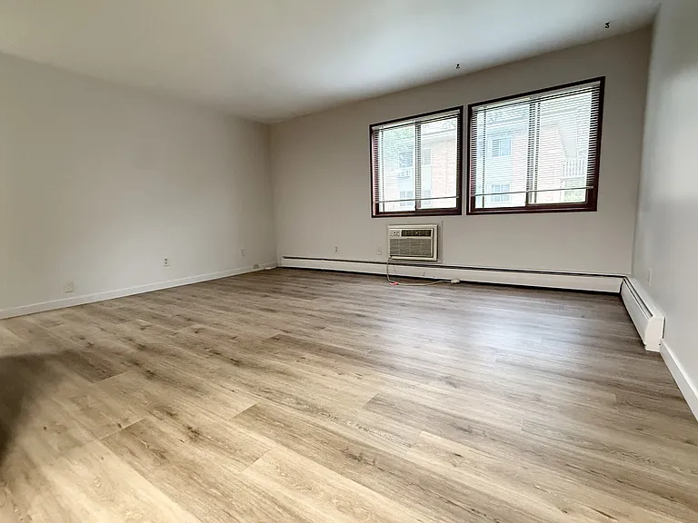 2080 Allen Blvd #7 — Photo 3
