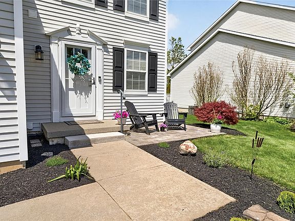 3rd image of 865 Surrey Hill Way
