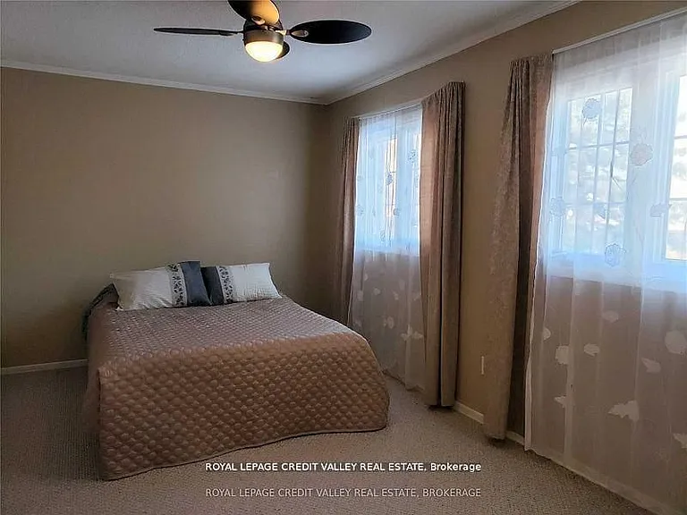 24 Sutter Ave — Photo 17