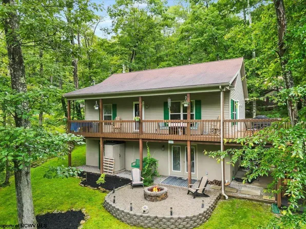 485 Redwood Dr, Terra Alta, WV 26764
