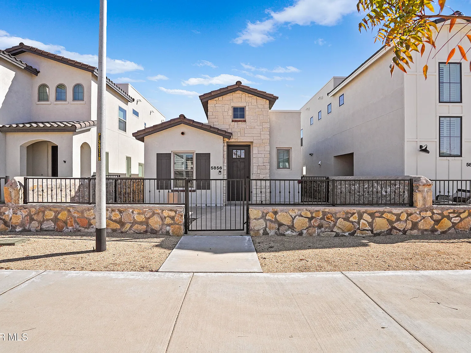 3 bed, 2.0 bath, 1199 sqft, $2,200 — Photo 1