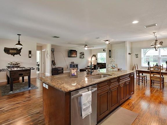 4th image of 22136 Shoreside Dr