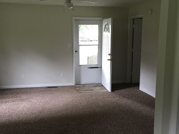 3rd image of 1503 W Davidson Ave