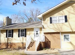 2927 Pebble Ln, Snellville, GA 30078