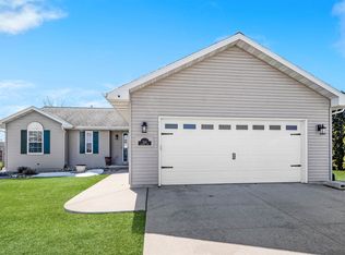 1136 Barbary Ln, Winneconne, WI 54986