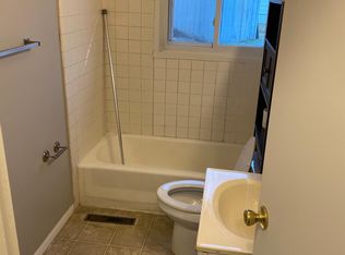 215 Corwin Ln, Fort Wayne, IN 46816