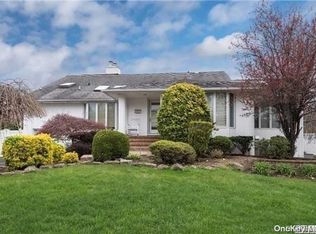 34 Hightop Ln, Jericho, NY 11753