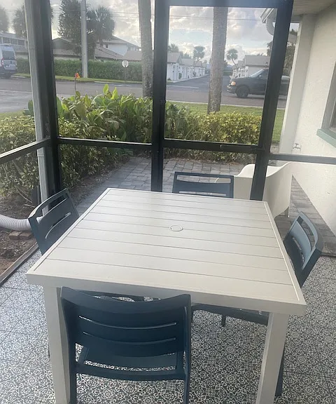 Screened in Porch