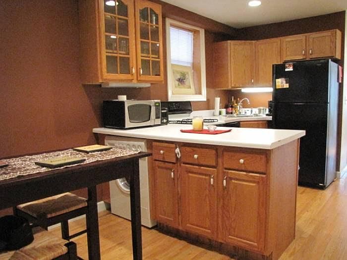 Kitchen w/ Eating Area