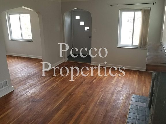 2nd image of 810 Berwin Ave
