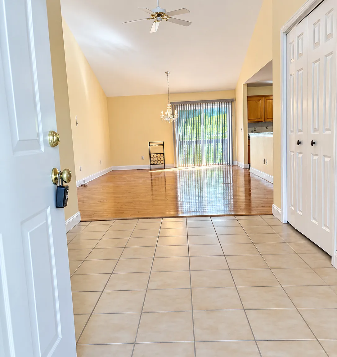 2 bed, 2.0 bath, 1341 sqft, $3,300 — Photo 2