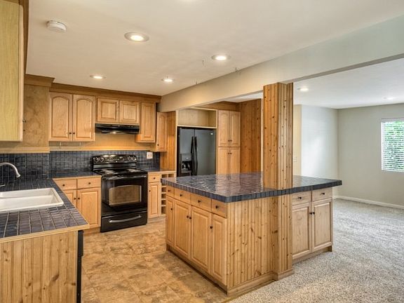 5th image of 17404 NE 45th St APT 171
