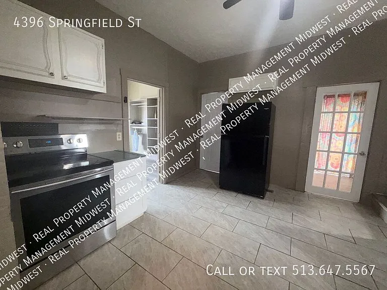 4396 Springfield St — Photo 10