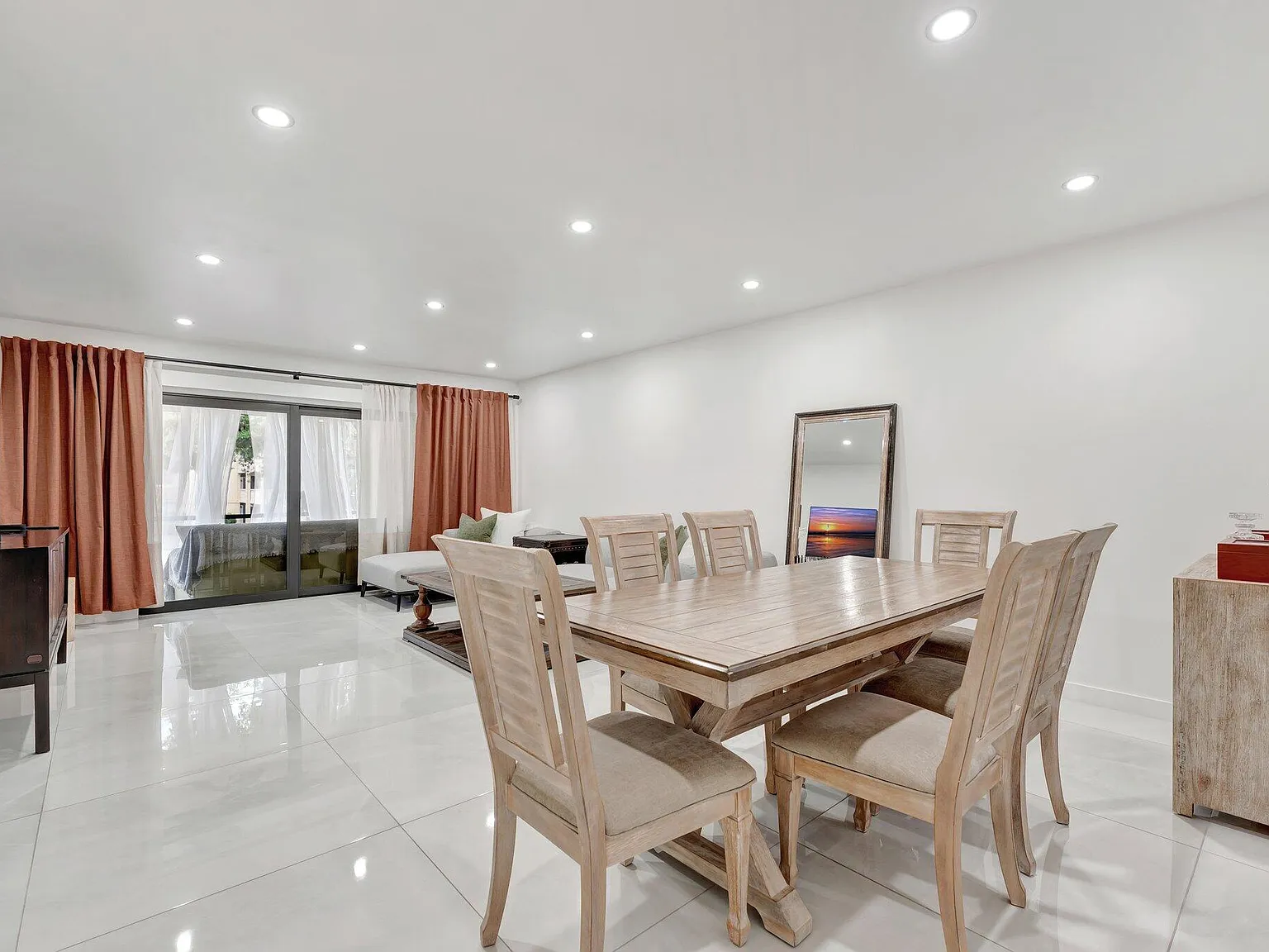 2 bed, 2.0 bath, 936 sqft, $2,300 — Photo 3