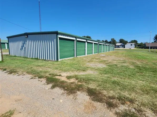 115 N Main St, Cyril, OK 73029