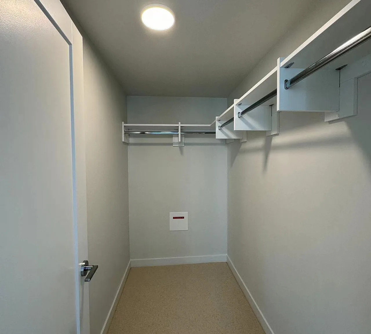 2 bed, 917 sqft, $4,000 — Photo 3