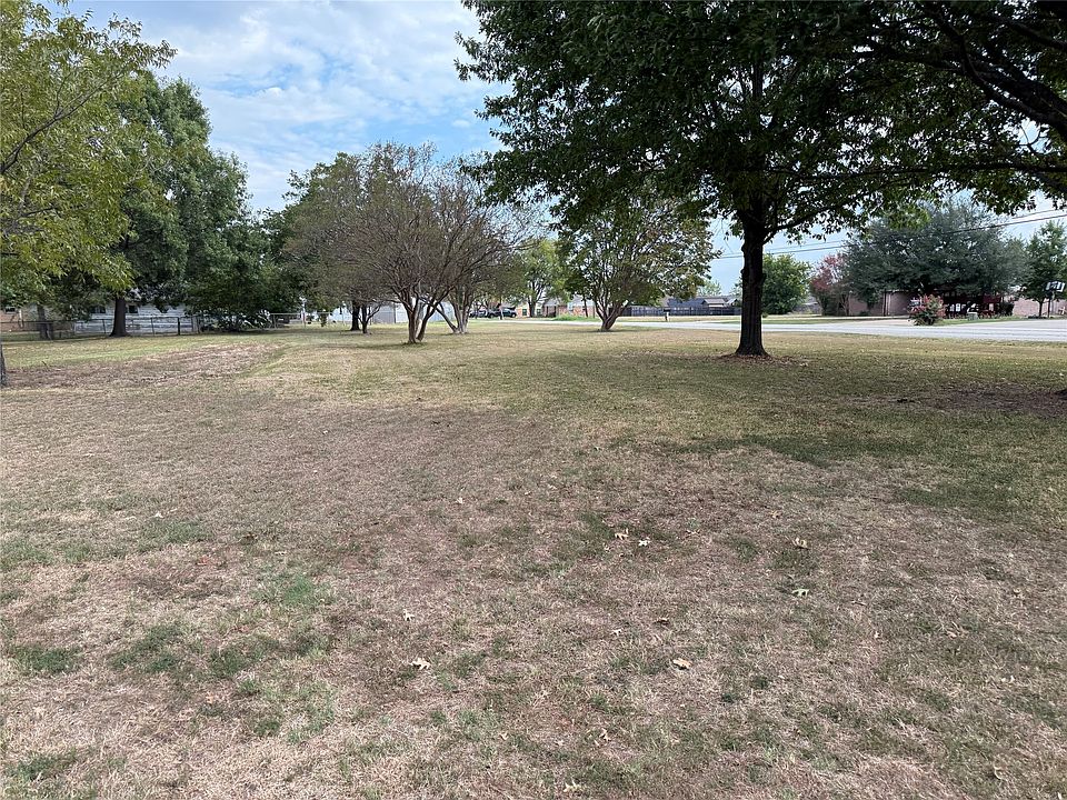 1st image of 800 S 4th St