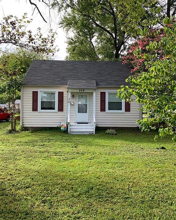 1st image of 209 Naglee Ave