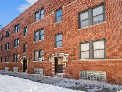 1947 W Argyle St APT 1, Chicago, IL, 60640