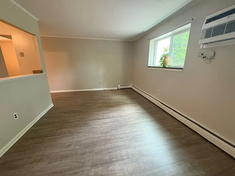 204 E Chester Pike — Photo 11