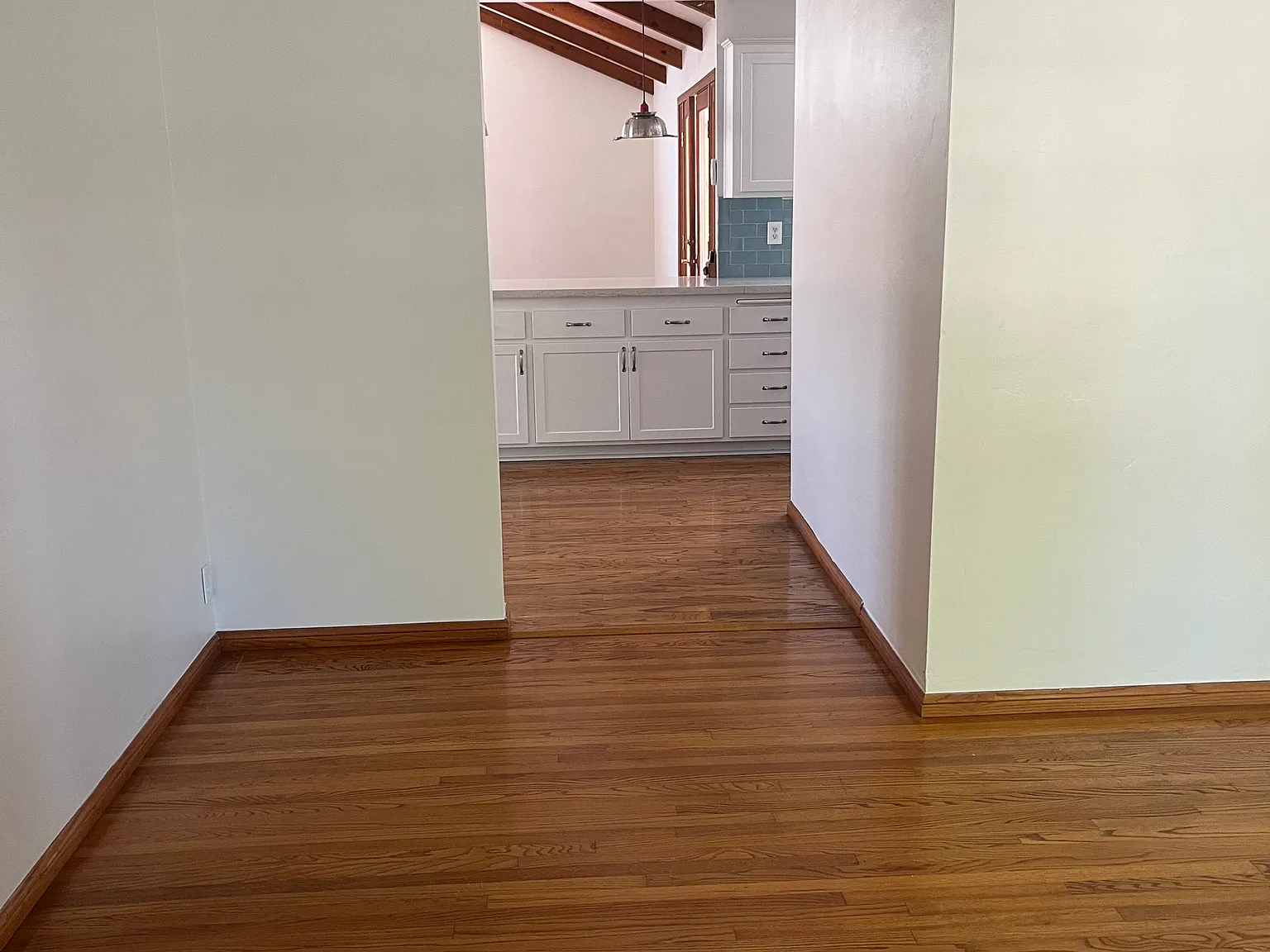 3 bed, 1400 sqft, $4,400 — Photo 3