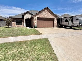 2105 Longhorn Trl, Altus, OK 73521