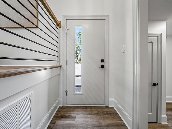 4th image of 1408 Lions Way