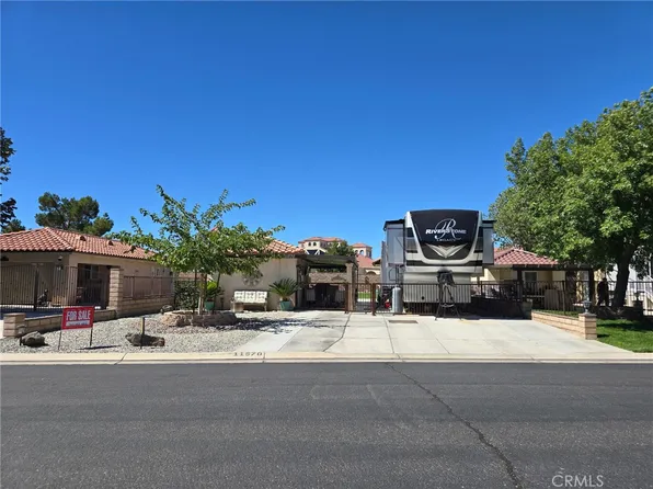 11570 Wedgewood Dr #16, Apple Valley, CA 92308