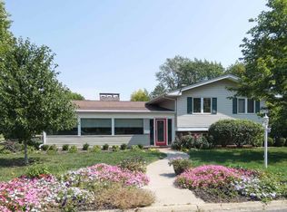 5946 N Roxbury Ln, Peoria, IL 61614