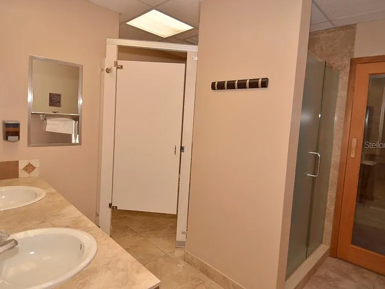 400 Island Way #901 — Photo 43