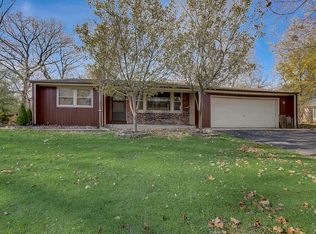 1014 Oak Ridge Rd, Carpentersville, IL 60110