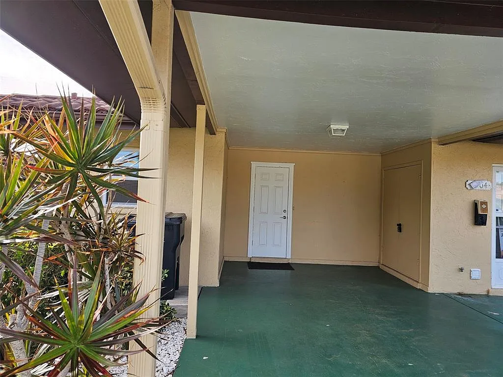 2 bed, 1.0 bath, 1044 sqft, $1,695 — Photo 2
