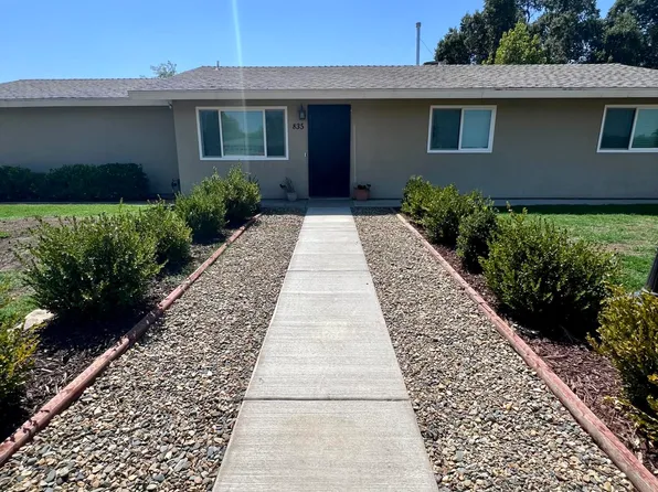 835 N Ventura Ave, Farmersville, CA 93223