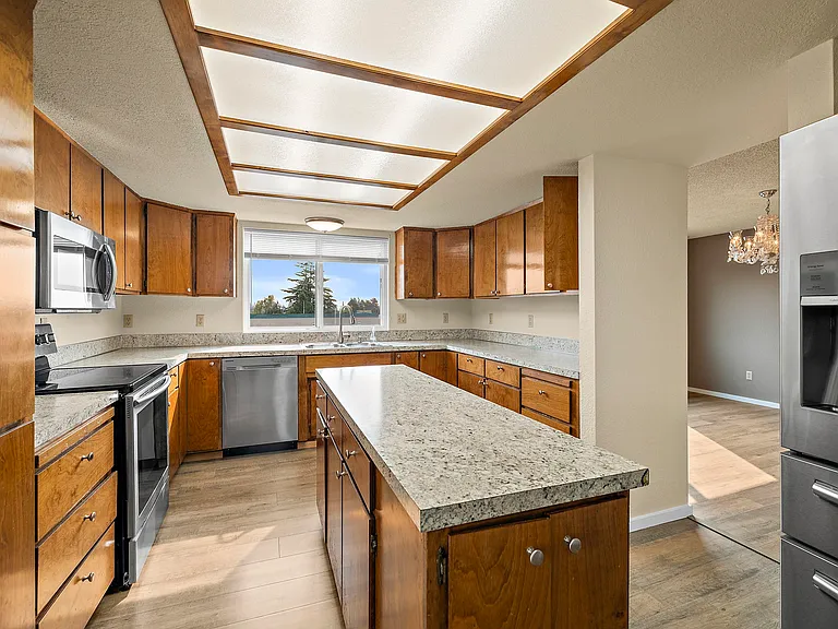 2516 Rockefeller Ave #1 — Photo 9