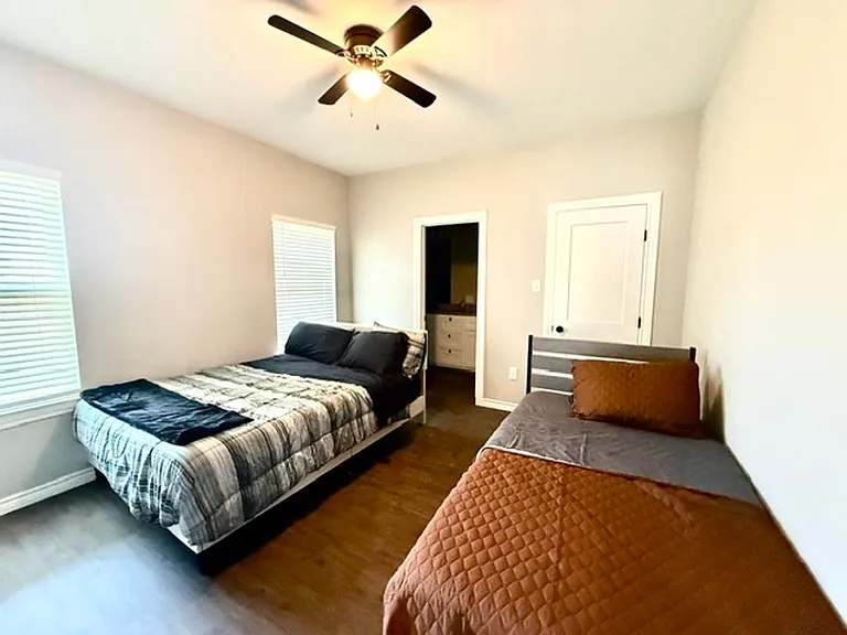 7804 Freedom Crest Ave — Photo 11