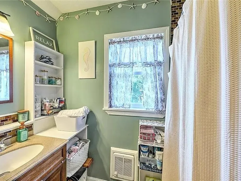 8-10 Sanford Ave #3 — Photo 6