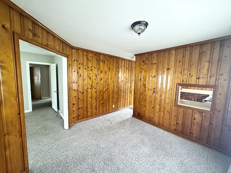 221 Shirley Dr — Photo 6